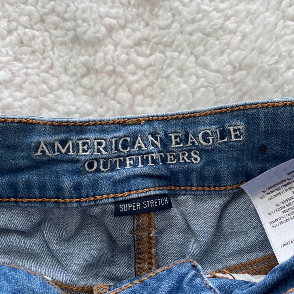 AE Shorts - Picture 2 of 4